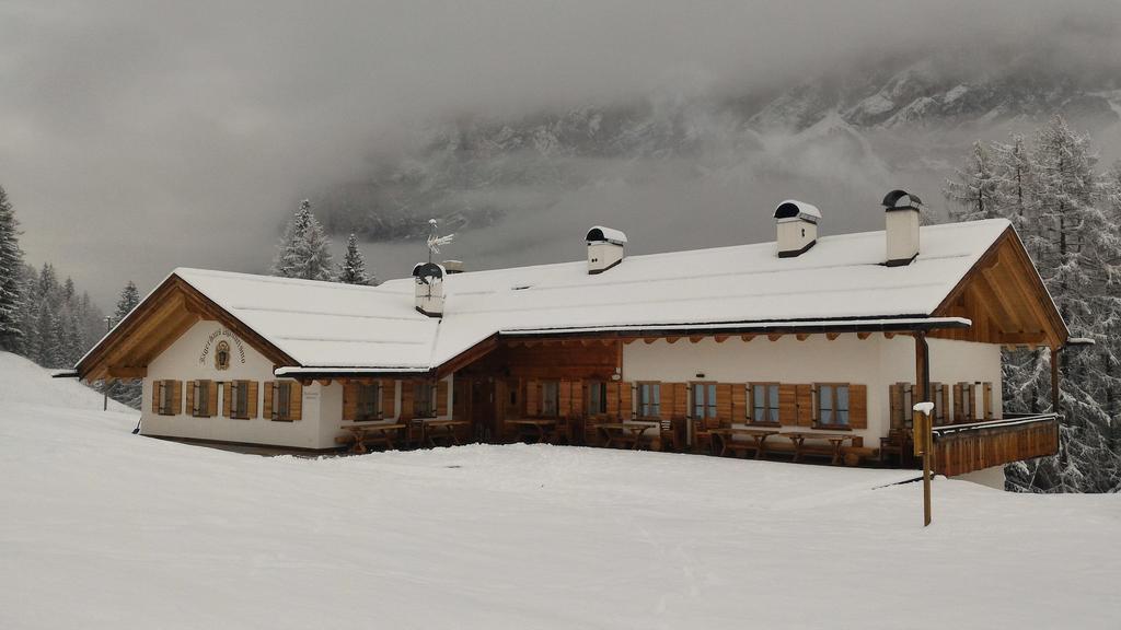 Jaegerhaus Agriturismo Cortina dʼAmpezzo Eksteriør billede